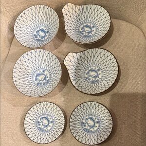 Set of 6 Blue and White Patterned Bowls